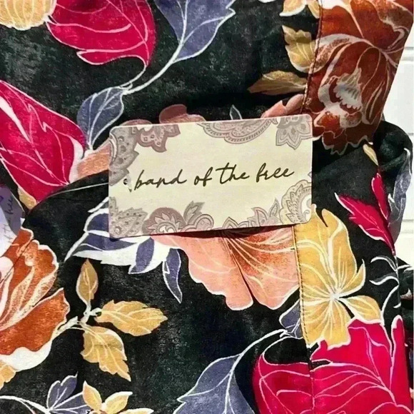 NEW Band Of Gypsies - SUPER CUTE BlackBerry crop top with ties! Band Of The Free - Picture 3 of 10